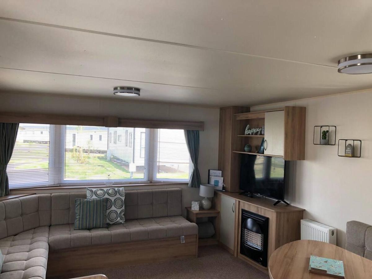 Lovely 3-Bed Caravan With Hot Tub In Lincolnshire Экстерьер фото