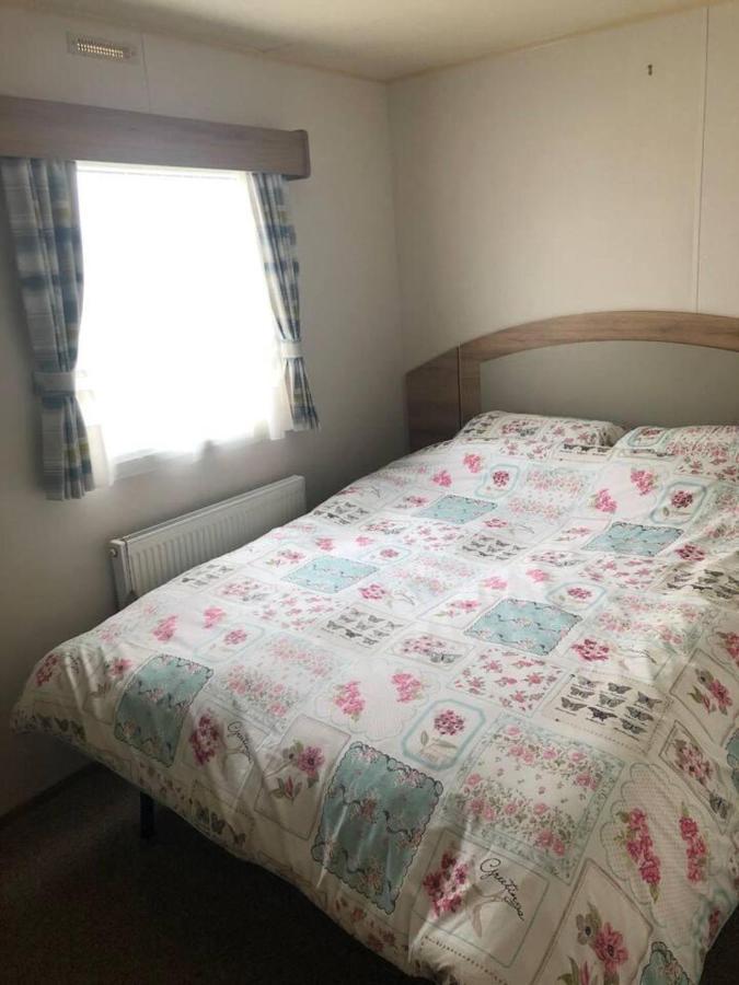 Lovely 3-Bed Caravan With Hot Tub In Lincolnshire Экстерьер фото